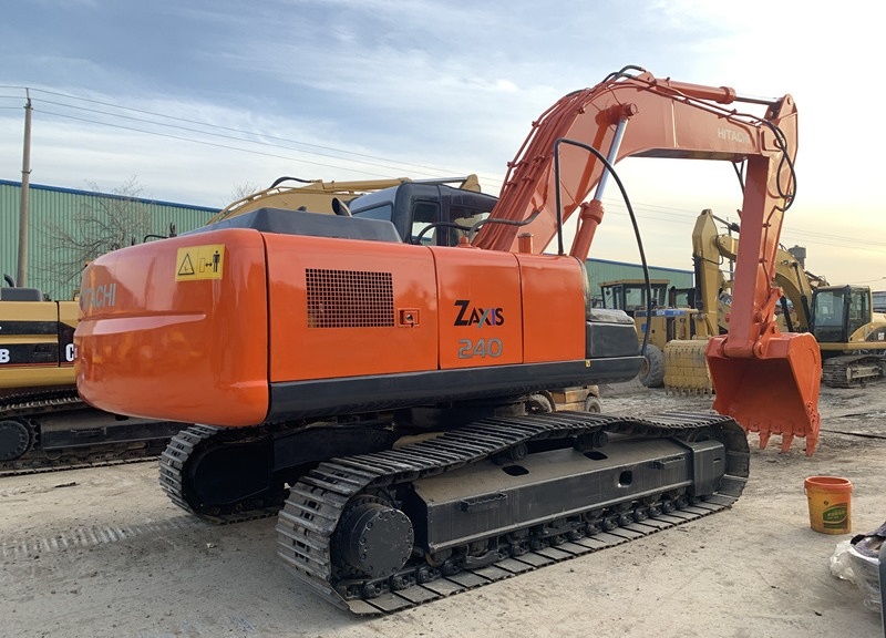 Гусеничный экскаватор Hitachi ZX240