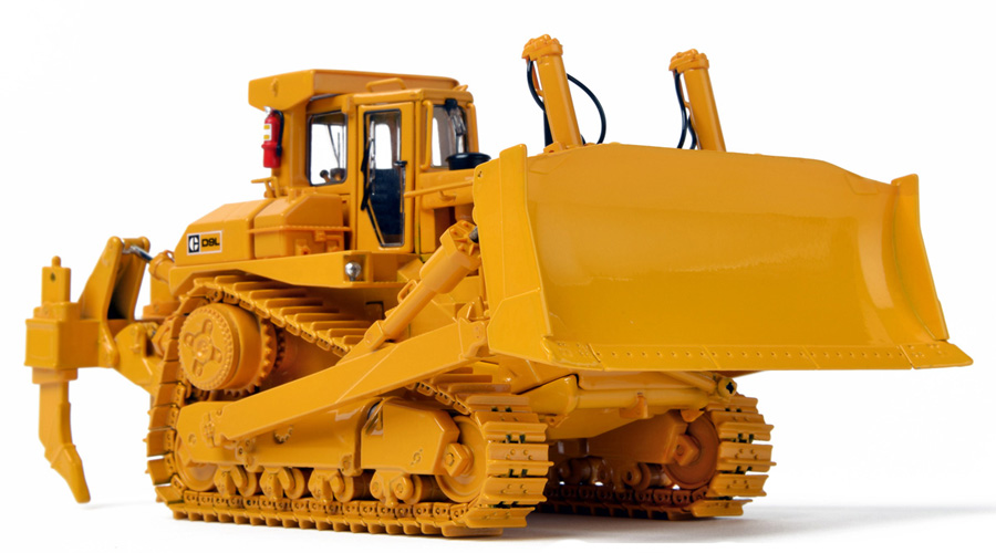 Тяжёлый трактор на гусеничном ходу Caterpillar D9L